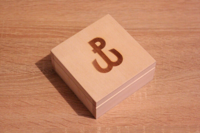 Pudełko ze znakiem Polski Walczącej - obrazek 1