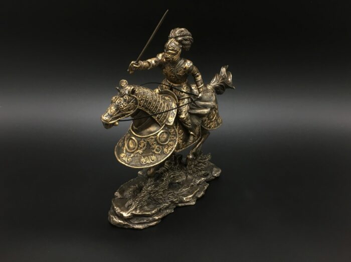 Bogato zdobiony rycerz na koniu - Veronese - obrazek 3