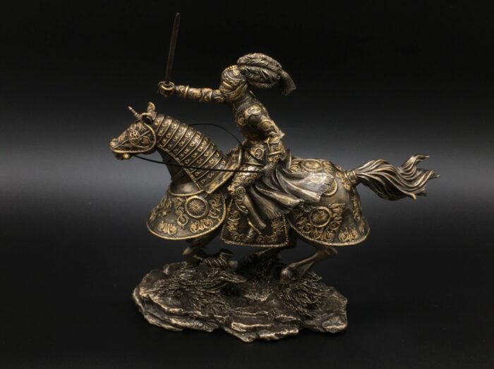 Bogato zdobiony rycerz na koniu - Veronese - obrazek 4