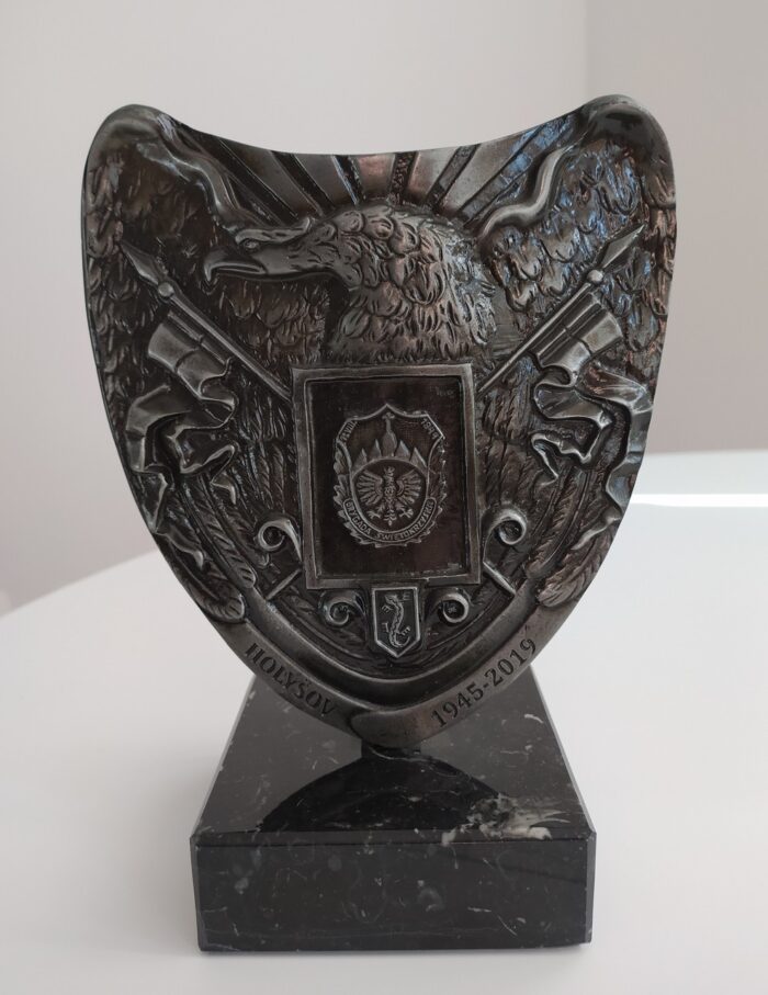 Statuetka upamiętniająca wyzwolenie niemieckiego obozu koncentracyjnego KL Holleischen #501 - obrazek 1