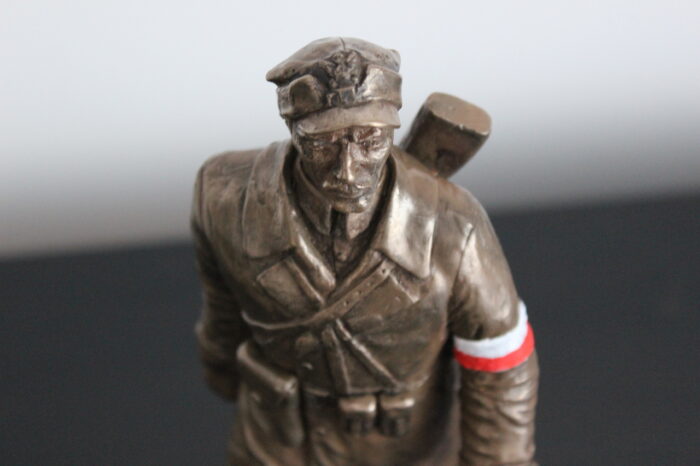 Komendant "Bury" - statuetka - obrazek 4