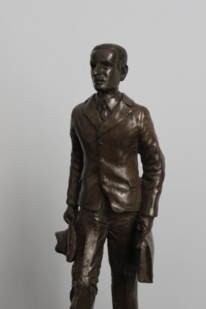 Józef Mackiewicz - statuetka - obrazek 3