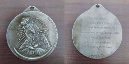 Medalion z Matką Bożą Ostrobramską