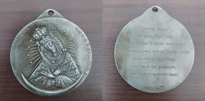 Medalion z Matką Bożą Ostrobramską - obrazek 1