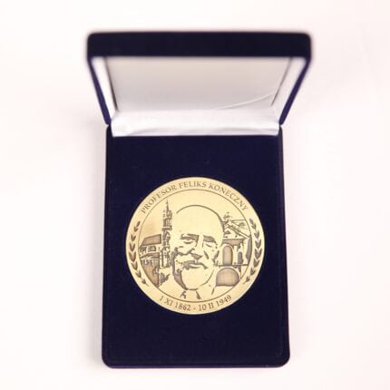 Medal pamięci Feliksa Konecznego – w etui